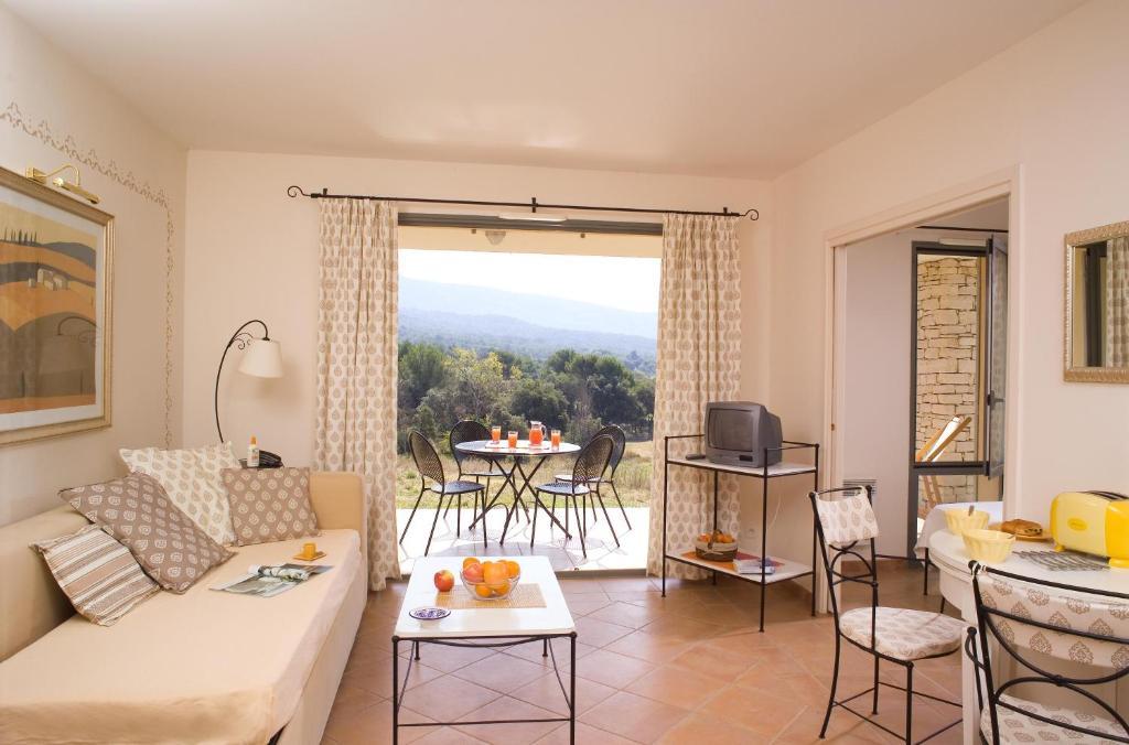 Saumane-de-Vaucluse Madame Vacances Residence Provence Country Club מראה חיצוני תמונה