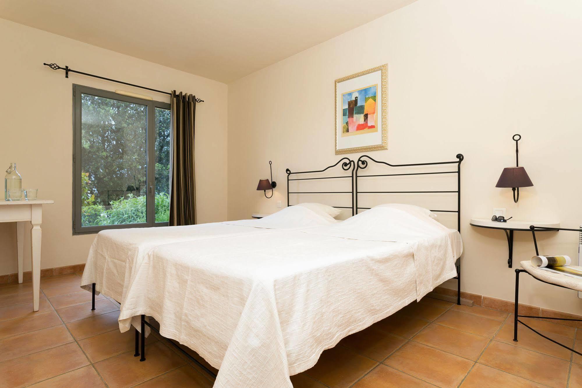 Saumane-de-Vaucluse Madame Vacances Residence Provence Country Club מראה חיצוני תמונה