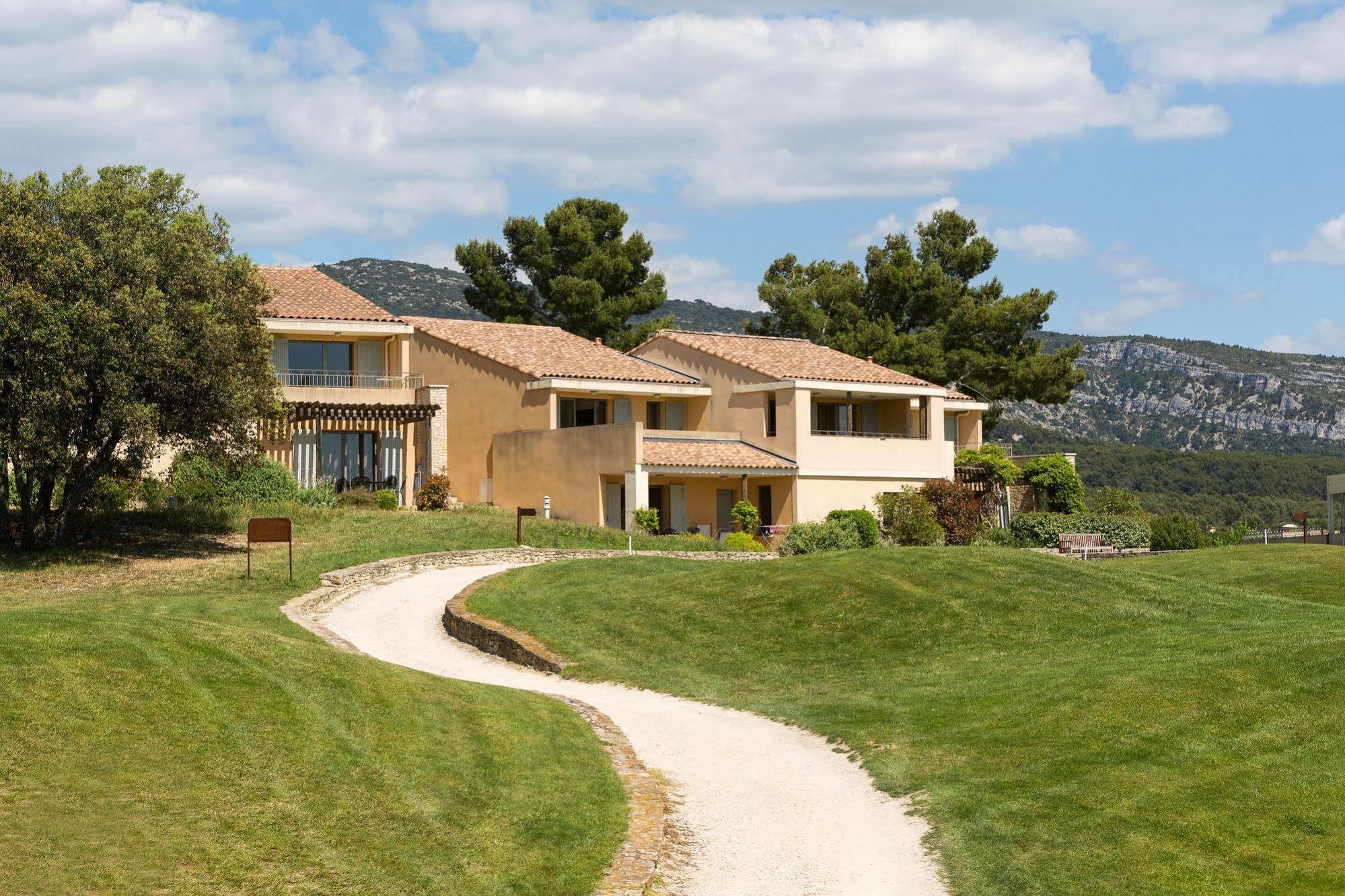 Saumane-de-Vaucluse Madame Vacances Residence Provence Country Club מראה חיצוני תמונה